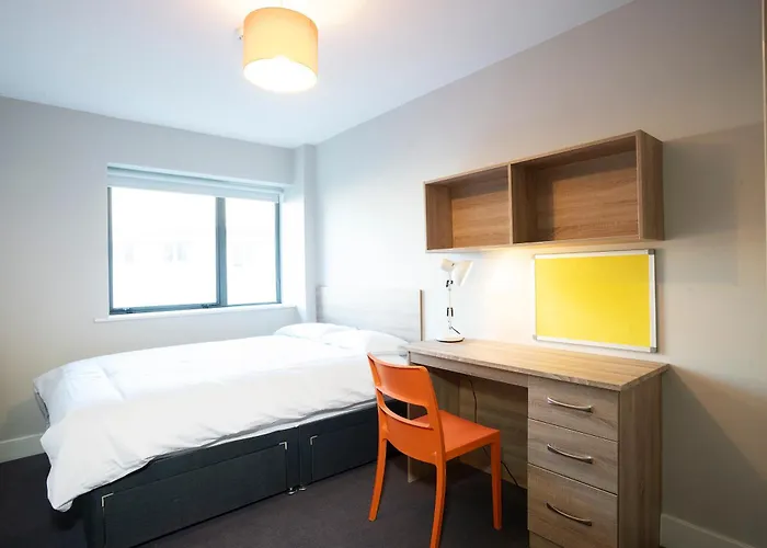 Daire Three Bedroom - Edward Square *