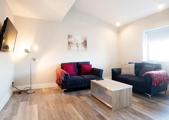 Daire Three Bedroom - Edward Square *