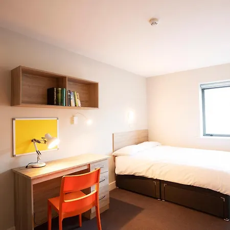 Three Bedroom - Edward Square Apartman Galway